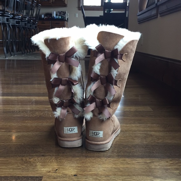 UGG Shoes - Mid-calf UGG boots w/ bows